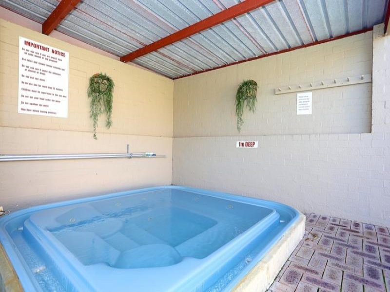 2/1 Lakes Crescent, South Yunderup WA 6208