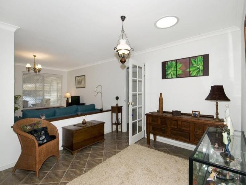 7 Lakes Crescent, South Yunderup WA 6208