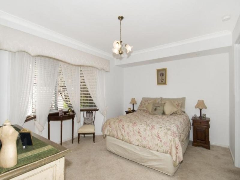 7 Lakes Crescent, South Yunderup WA 6208