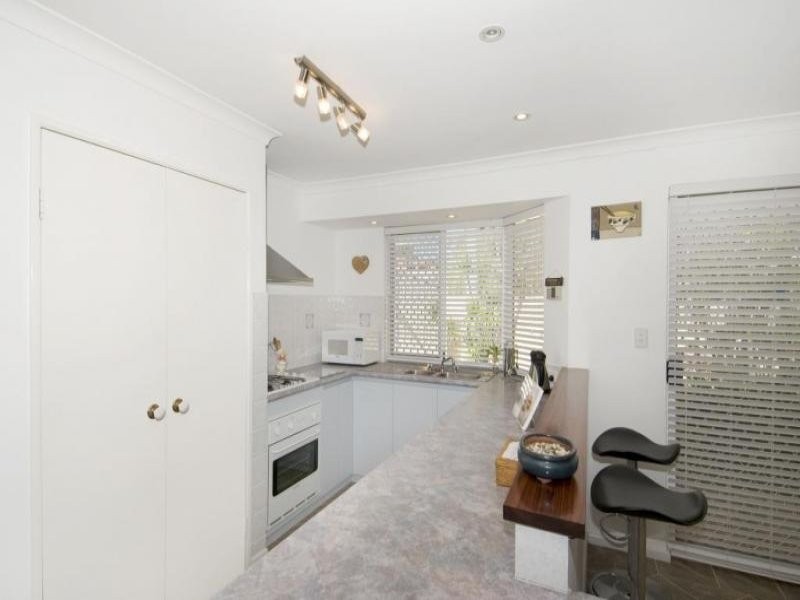 7 Lakes Crescent, South Yunderup WA 6208