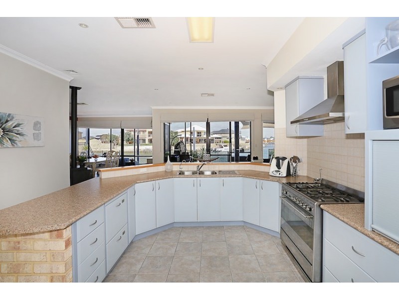 18 Tasman Loop, Dudley Park WA 6210