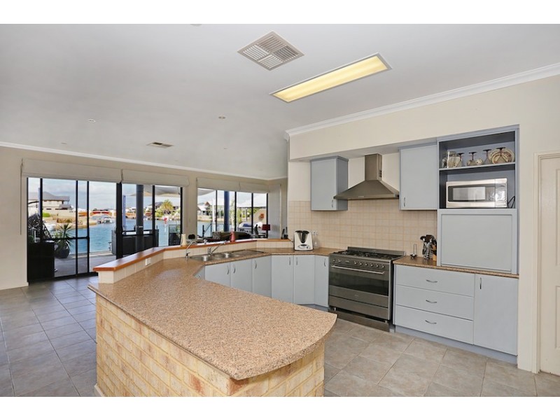 18 Tasman Loop, Dudley Park WA 6210