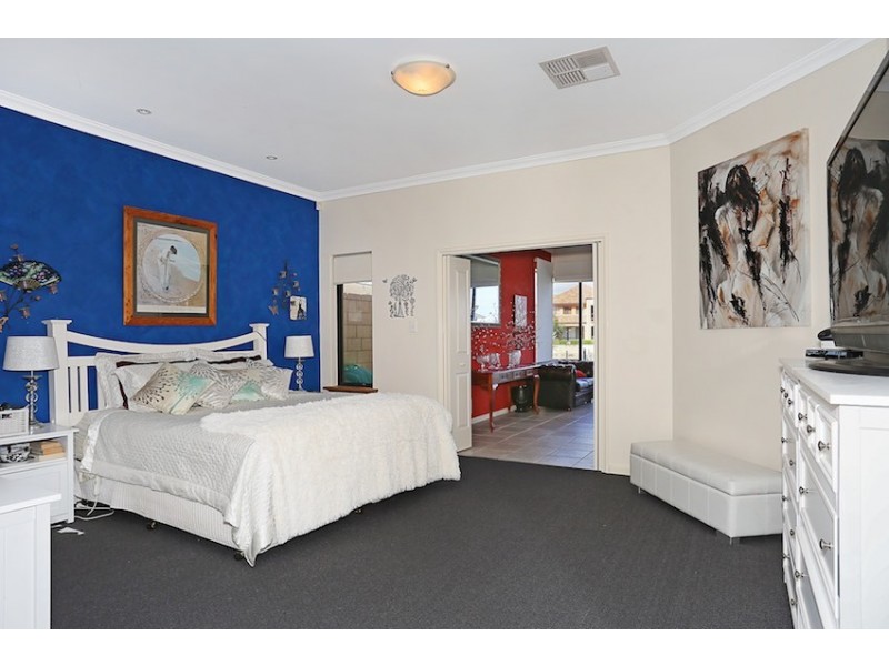 18 Tasman Loop, Dudley Park WA 6210