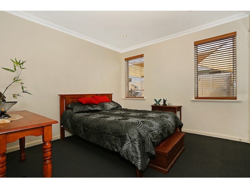18 Tasman Loop, Dudley Park WA 6210