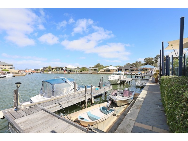 18 Tasman Loop, Dudley Park WA 6210