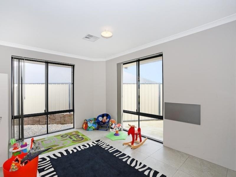 29 Still Meadow Turn, Meadow Springs WA 6210