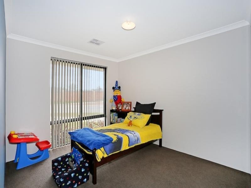 29 Still Meadow Turn, Meadow Springs WA 6210