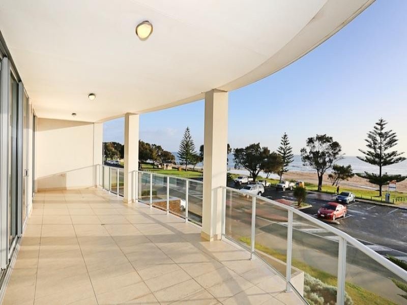 6/11 Halls Head Parade, Halls Head WA 6210