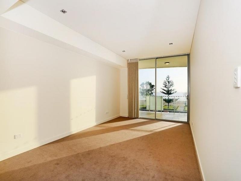 6/11 Halls Head Parade, Halls Head WA 6210