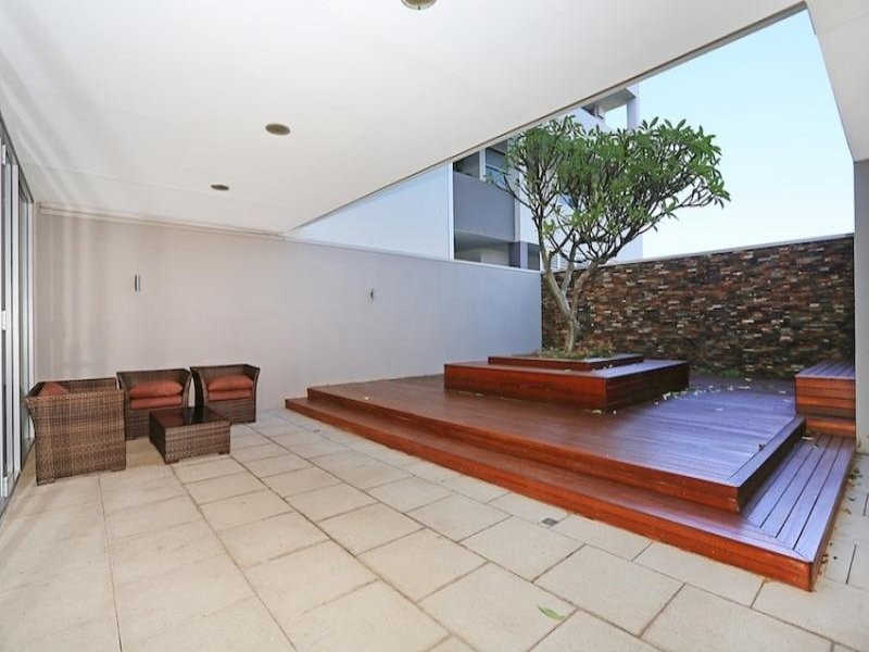 6/11 Halls Head Parade, Halls Head WA 6210