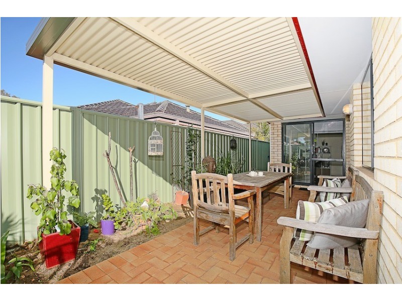 30 Saffron Loop, Falcon WA 6210