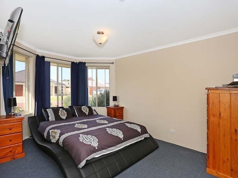 29 Albina Chase, Lakelands WA 6180