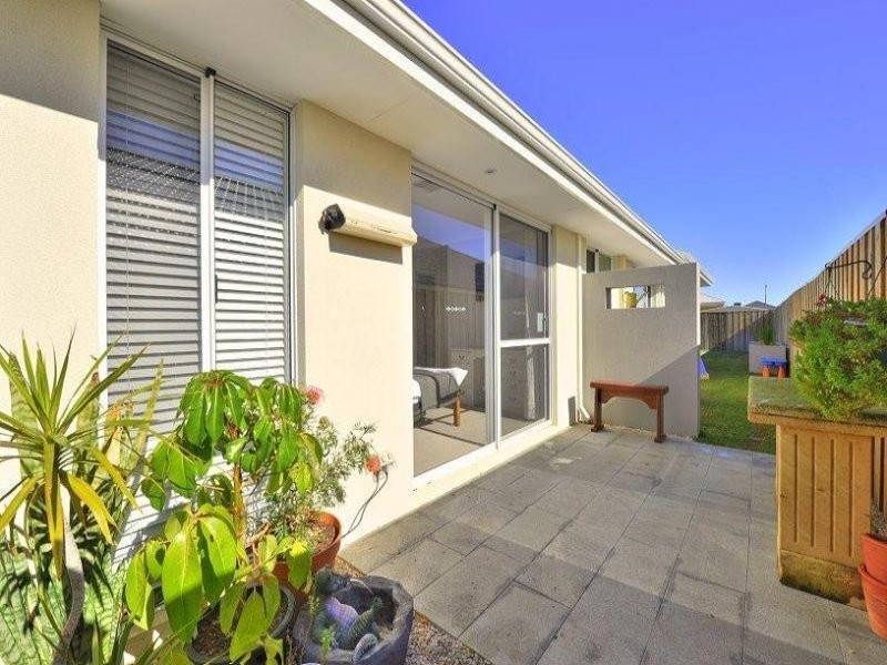 7 Brassii Link, Halls Head WA 6210