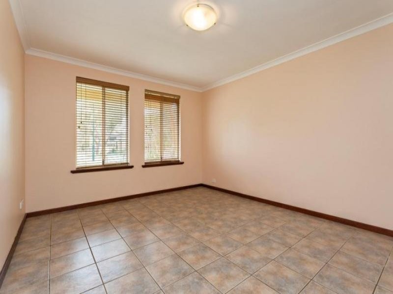 49 Mariners Cove Drive, Dudley Park WA 6210