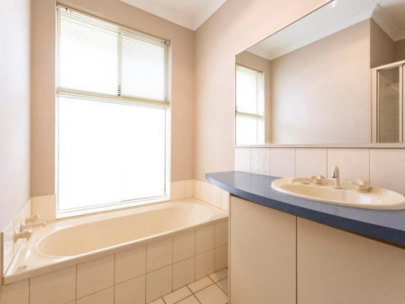 49 Mariners Cove Drive, Dudley Park WA 6210