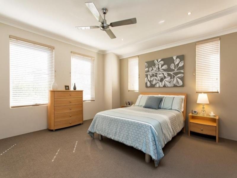 8 Nankeen Approach, Dudley Park WA 6210