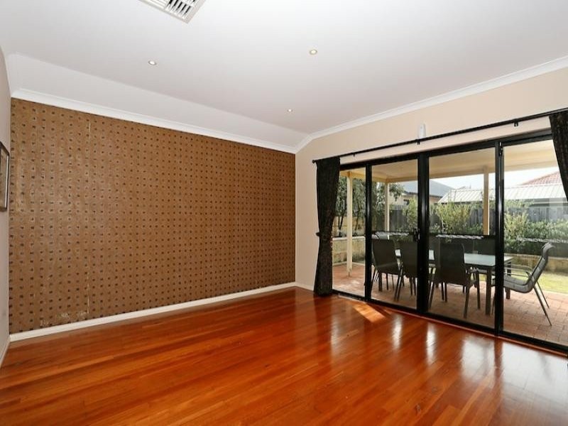 12 Calytrix Way, Halls Head WA 6210