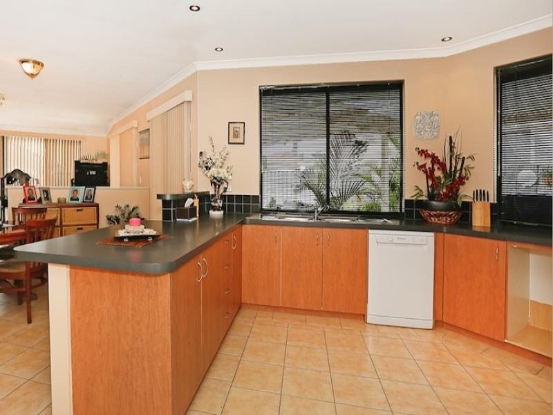 12 Keppel Mews, Halls Head WA 6210