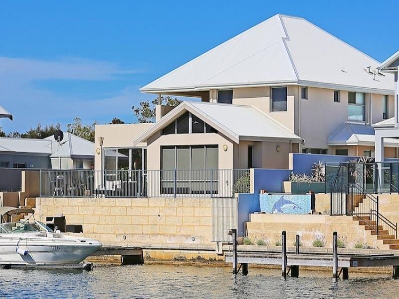 36 Leisure Way, Halls Head WA 6210