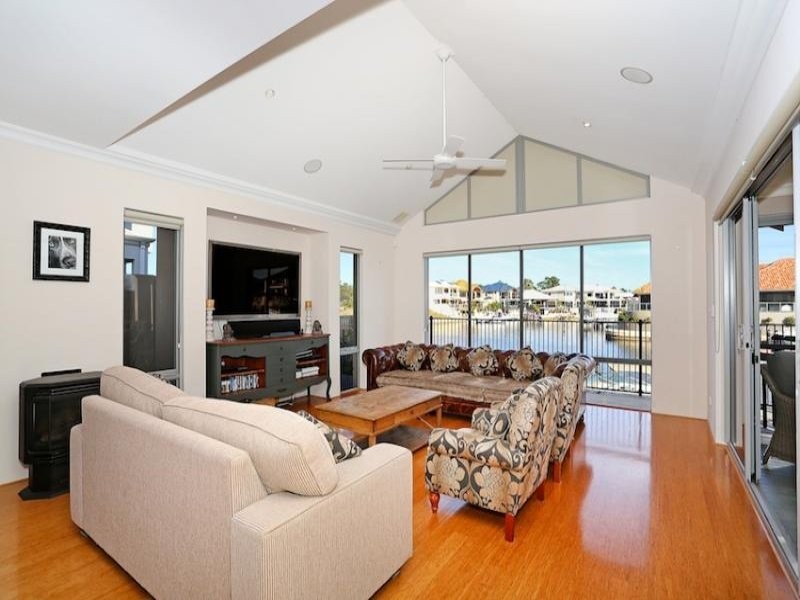 36 Leisure Way, Halls Head WA 6210