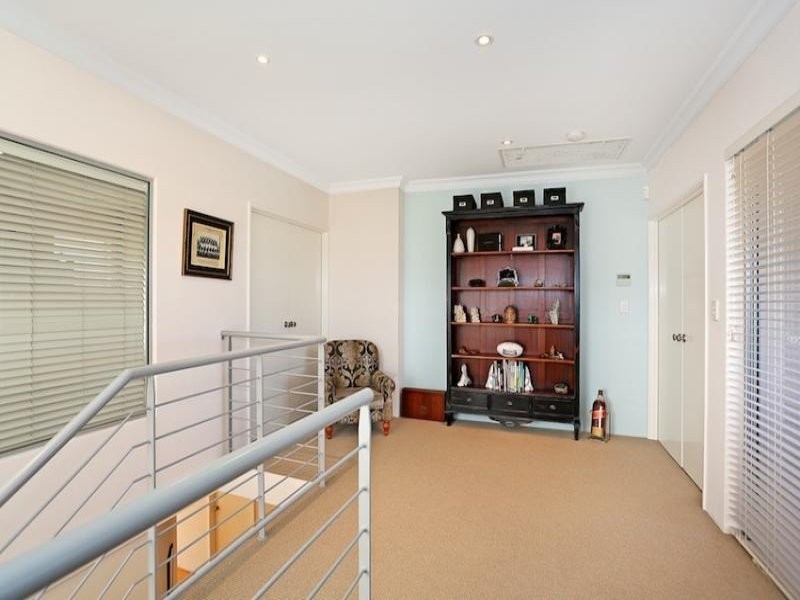 36 Leisure Way, Halls Head WA 6210