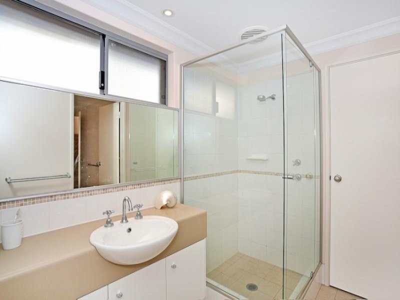 36 Leisure Way, Halls Head WA 6210