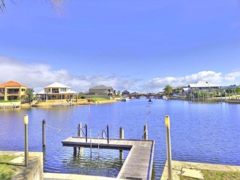 14 Tasman Loop, Dudley Park WA 6210