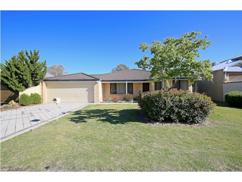 14 Chatsworth Drive, Erskine WA 6210