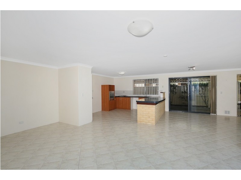 14 Chatsworth Drive, Erskine WA 6210
