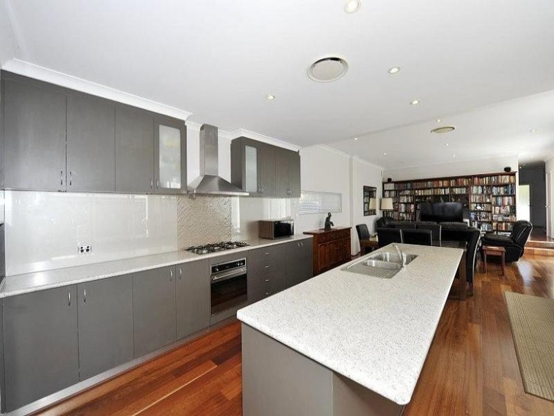 121 Darwin Terrace, Dudley Park WA 6210