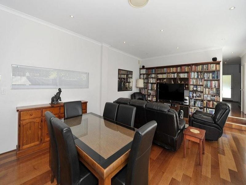 121 Darwin Terrace, Dudley Park WA 6210