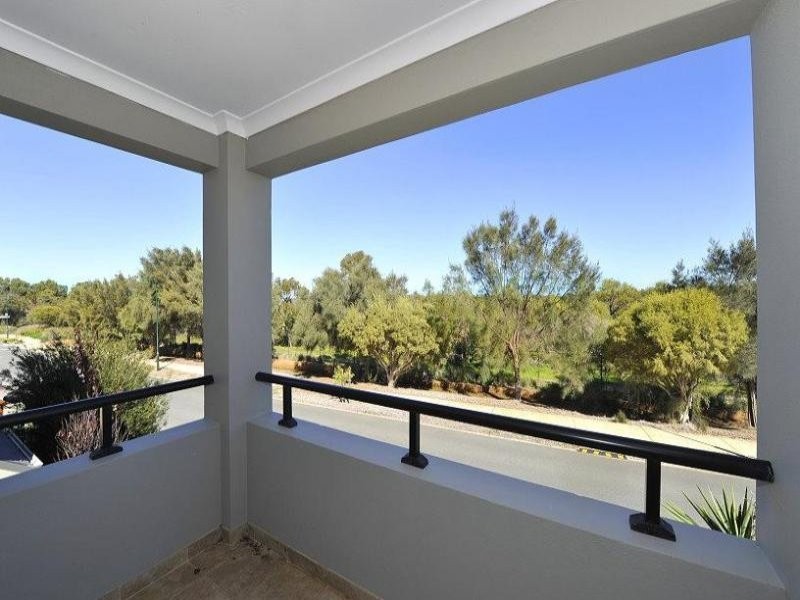 121 Darwin Terrace, Dudley Park WA 6210
