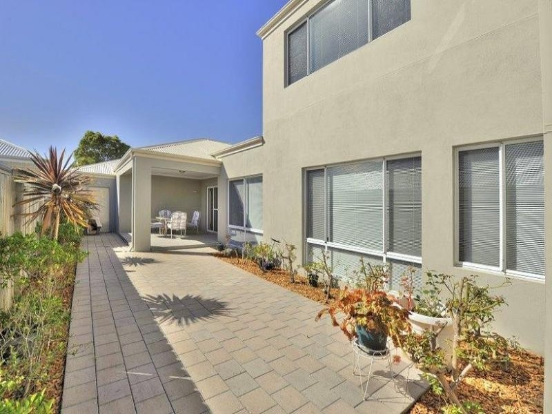121 Darwin Terrace, Dudley Park WA 6210