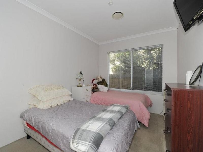 121 Darwin Terrace, Dudley Park WA 6210