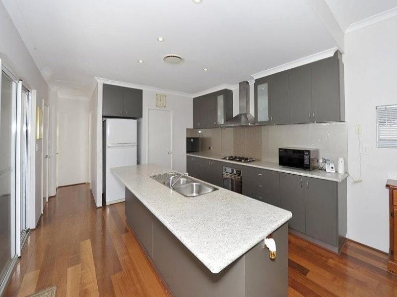 121 Darwin Terrace, Dudley Park WA 6210
