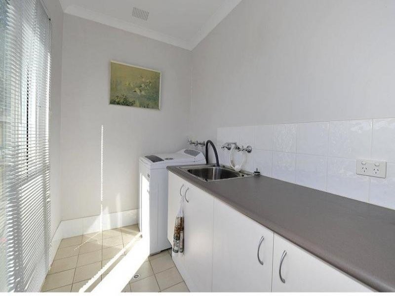 121 Darwin Terrace, Dudley Park WA 6210