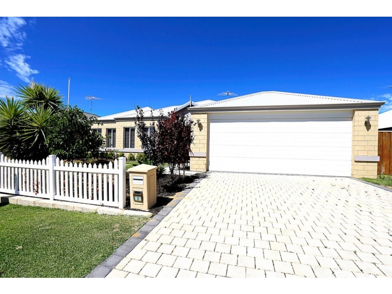 3 Orania Pass, Halls Head WA 6210