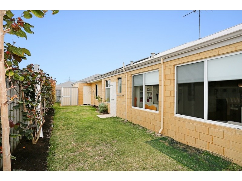 3 Orania Pass, Halls Head WA 6210