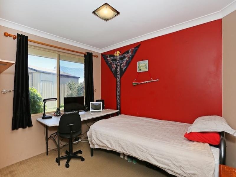 8 Pennington Gardens, Erskine WA 6210