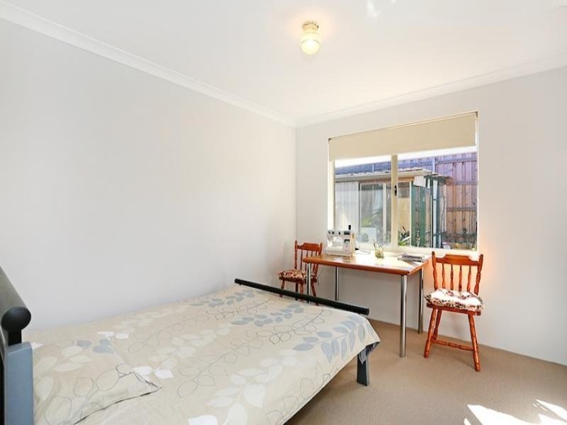 68 Buttercup Parkway, Halls Head WA 6210