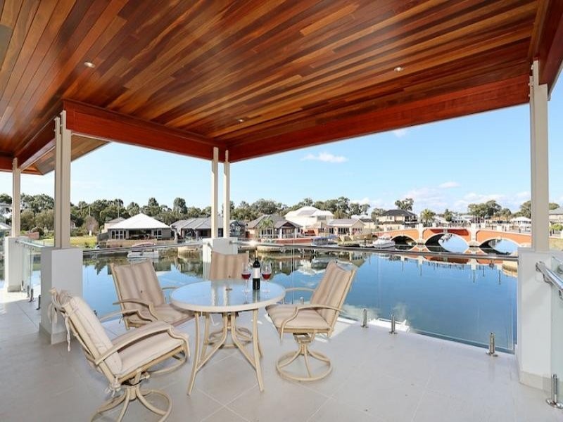 27 Gael Place, Dudley Park WA 6210