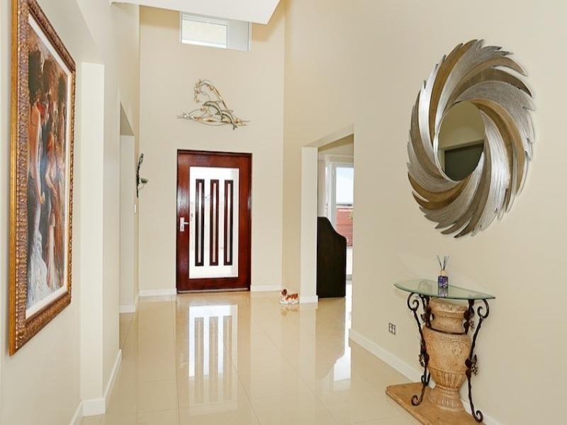 27 Gael Place, Dudley Park WA 6210