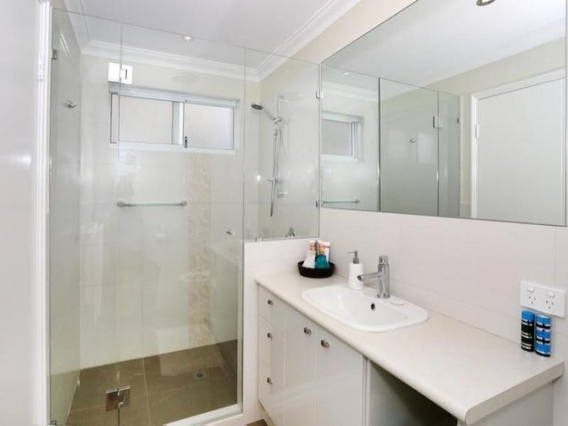 27 Gael Place, Dudley Park WA 6210