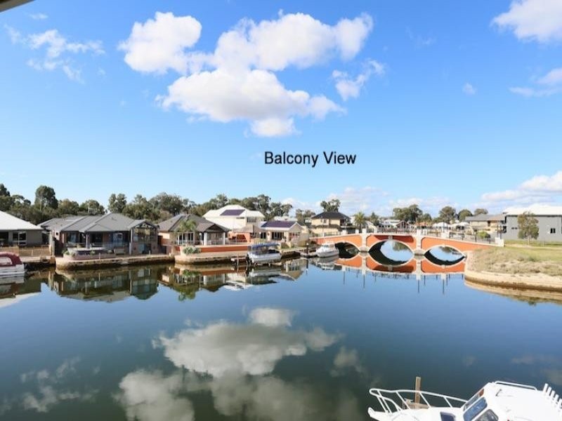 27 Gael Place, Dudley Park WA 6210