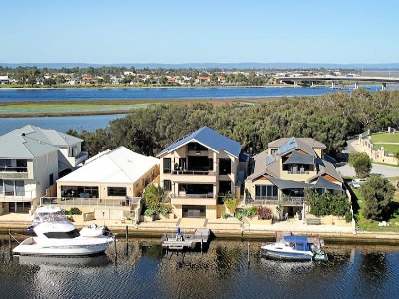 43 Leisure Way, Halls Head WA 6210