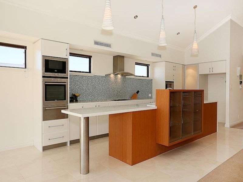 43 Leisure Way, Halls Head WA 6210