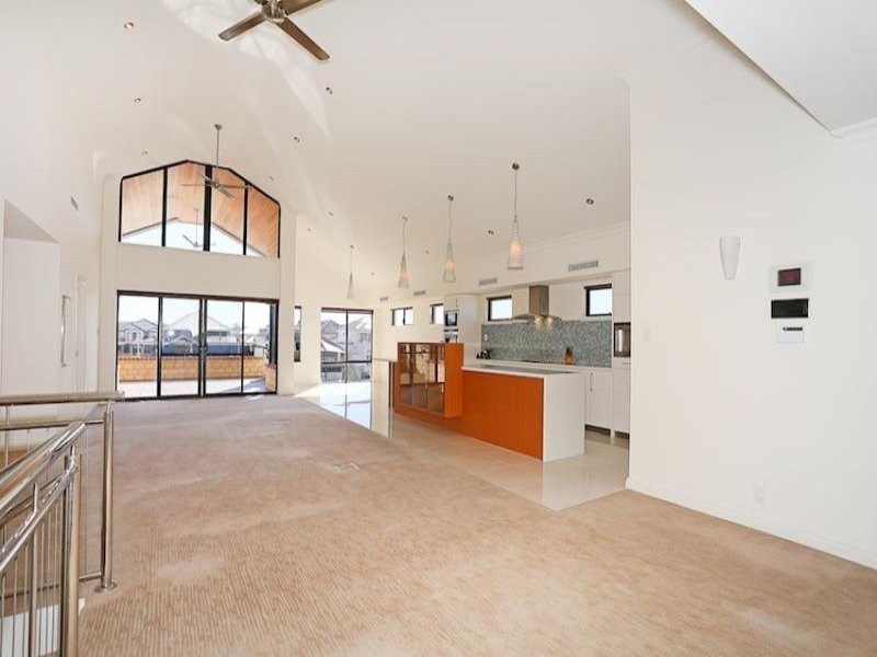 43 Leisure Way, Halls Head WA 6210