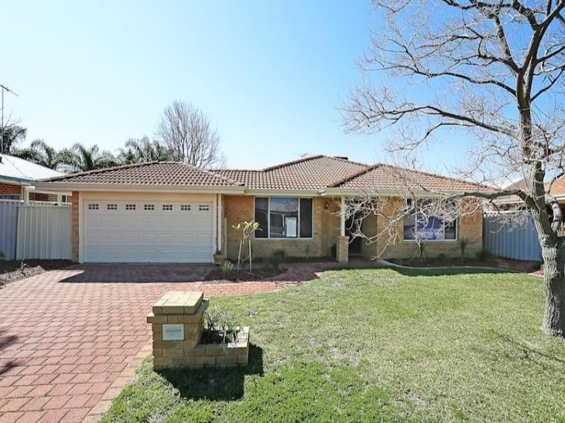6 Lambourne Place, Halls Head WA 6210