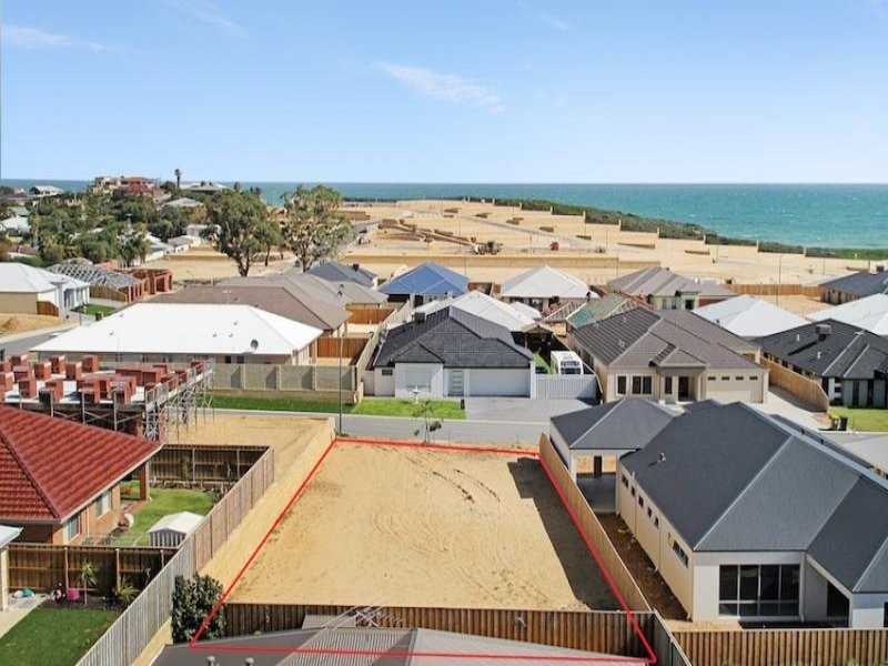 4 Jennerae Bend, Halls Head WA 6210