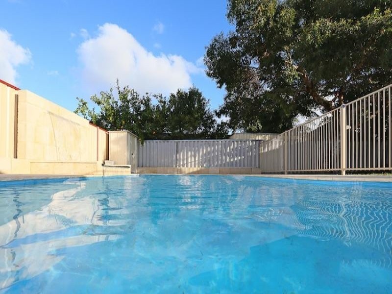 61 Sunningdale Chase, Meadow Springs WA 6210